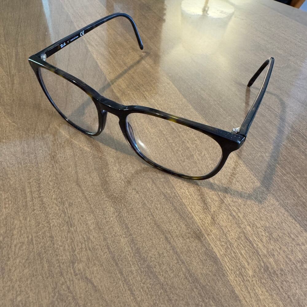 Ray-Ban